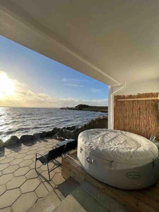 Vila Relax With Spectacular Views And Hot Tub Kircubbin Exteriér fotografie
