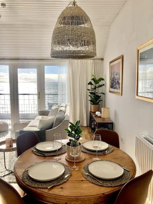 Vila Relax With Spectacular Views And Hot Tub Kircubbin Exteriér fotografie