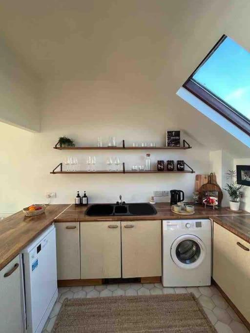 Vila Relax With Spectacular Views And Hot Tub Kircubbin Exteriér fotografie